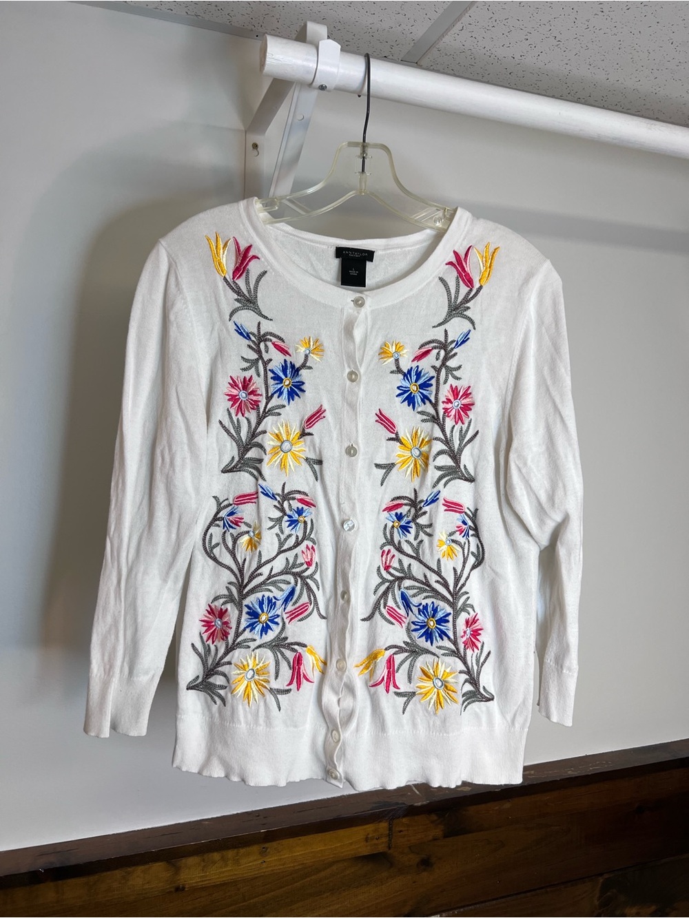 Ann Taylor Factory White Embroidered Floral Cardigan Sweater - L